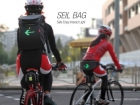 Mochila para ciclistas sinaliza direção da bike | foto: Seil Bag/Kickstarter